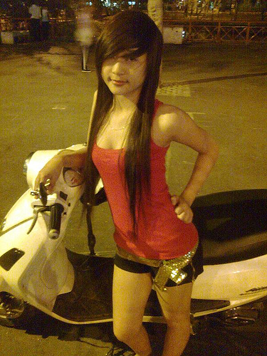 Chị gái và em trai ruột